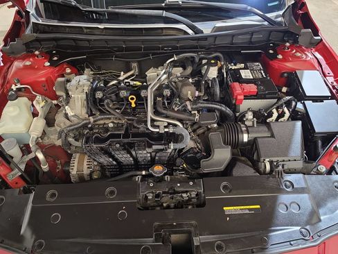 Used 2024 Nissan Altima 2.5 SV FWD image 17