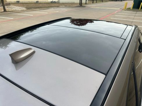 Used 2017 Jaguar F-PACE R-Sport image 16