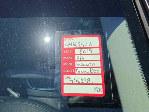 Used 2019 Kia Sorento FWD image 9