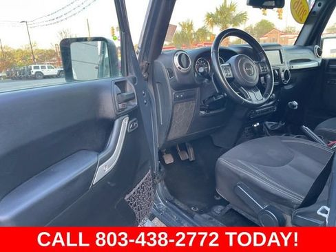 Used 2016 Jeep Wrangler Unlimited Rubicon w/ Connectivity Group AWD/4WD image 4