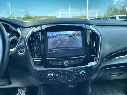 Certified 2023 Chevrolet Traverse LT image 14