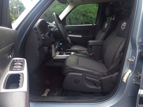 Used 2012 Jeep Liberty Arctic AWD/4WD image 10