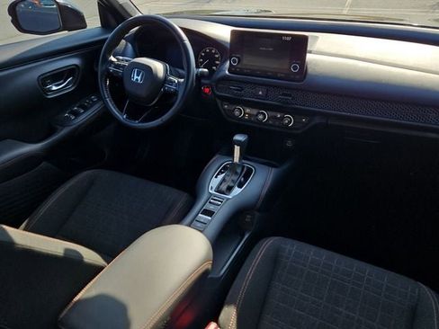 Used 2025 Honda HR-V Sport image 17