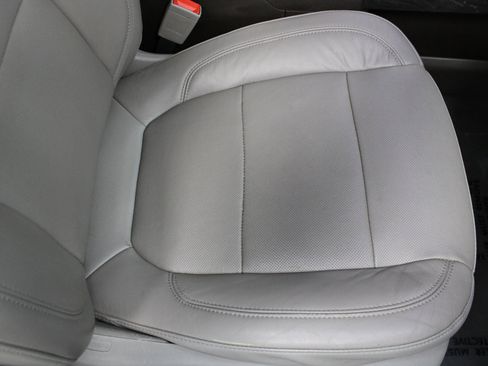 Used 2020 Chevrolet Silverado 1500 LTZ w/ LTZ Convenience Package image 28