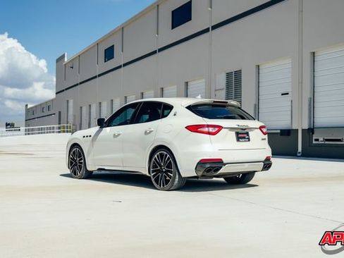 Used 2019 Maserati Levante Trofeo AWD/4WD image 48