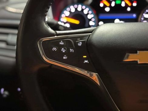 Used 2020 Chevrolet Equinox Premier AWD/4WD image 16
