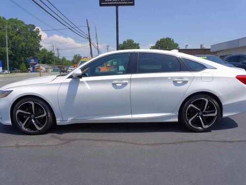 Used 2019 Honda Accord Sport image 2