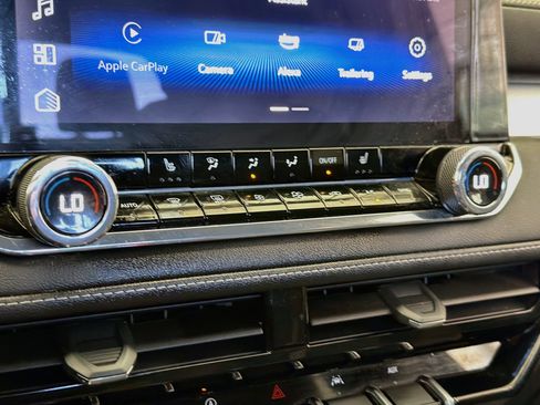 Used 2025 Chevrolet Colorado LT w/ Advanced Trailering Package RWD image 11