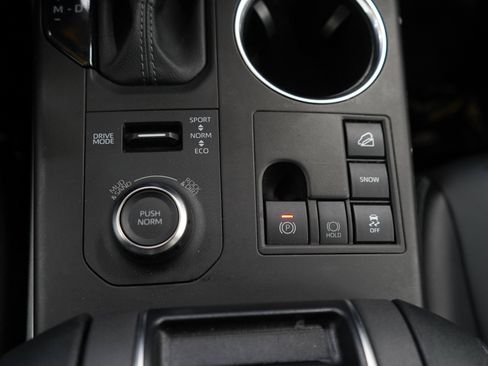 Used 2025 Toyota Highlander XSE AWD/4WD image 27