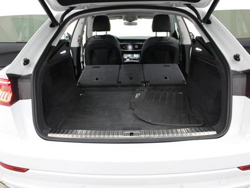 Used 2022 Audi Q8 Premium Plus w/ Premium Plus Package AWD/4WD image 45