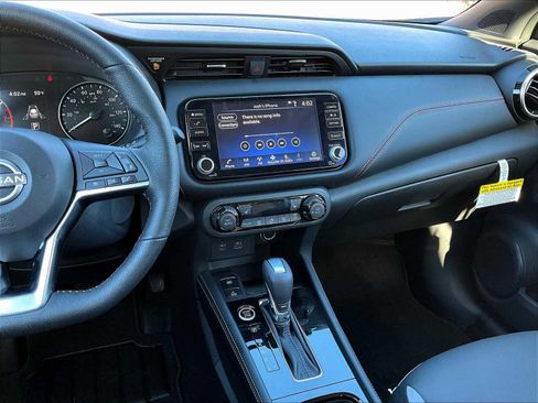 New 2024 Nissan Kicks SR w/ SR Premium Package image 12