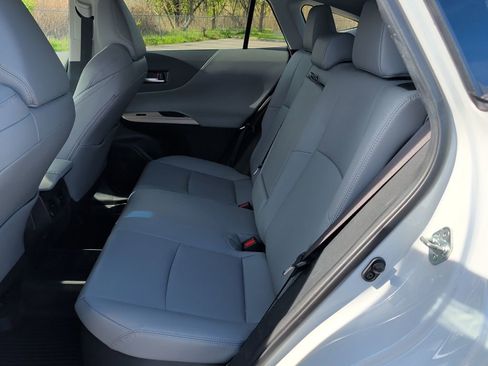 Used 2023 Toyota Venza XLE image 26