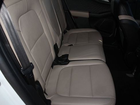 Certified 2020 Ford Escape Titanium AWD/4WD image 25