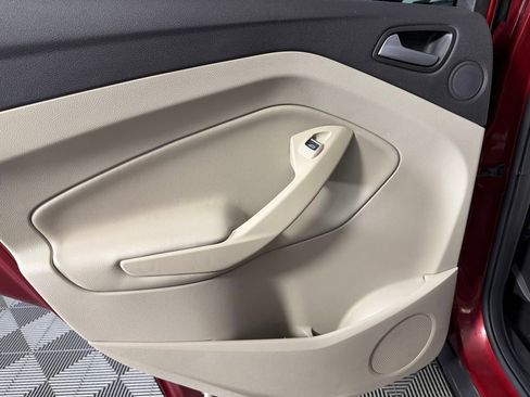 Used 2019 Ford Escape Titanium image 27