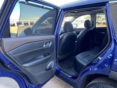 Certified 2023 Nissan Rogue SL w/ SL Premium Package image 28