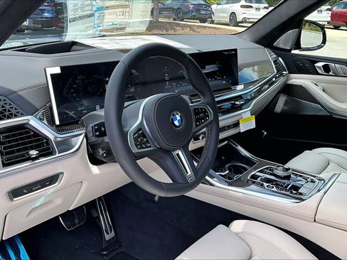 New 2026 BMW X7 M60i AWD/4WD image 9
