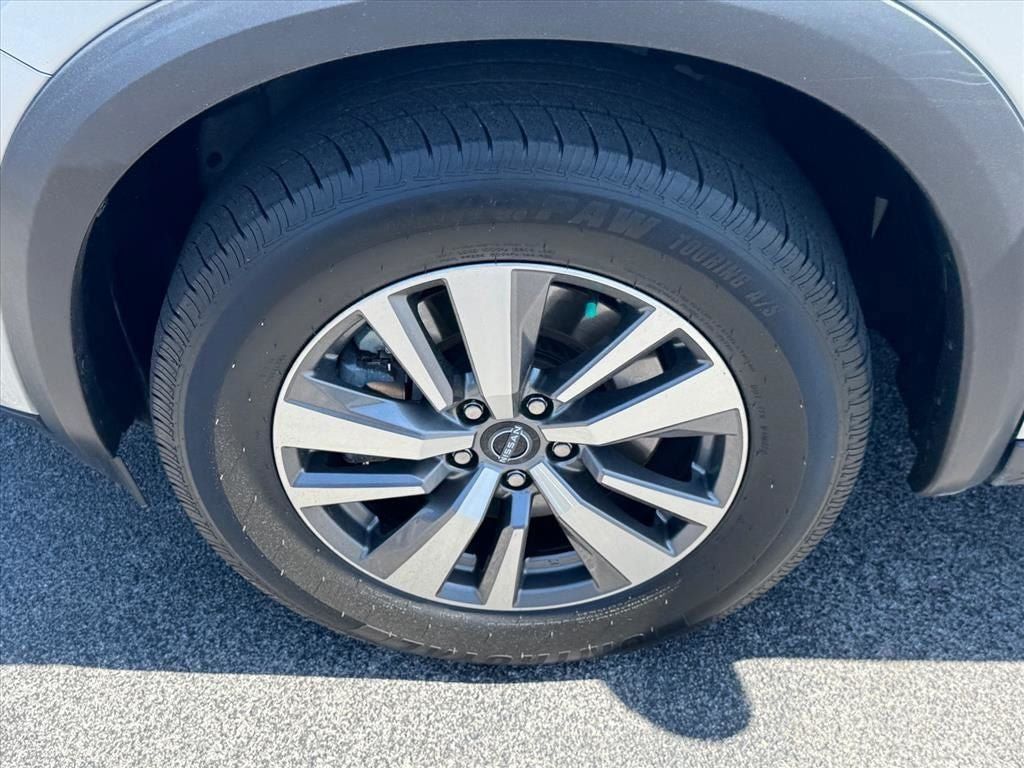 Used 2023 Nissan Pathfinder SL AWD/4WD image 18