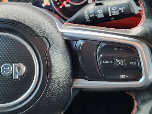 Used 2022 Jeep Wrangler Unlimited Rubicon w/ Xtreme Recon 35" Tire Package image 26