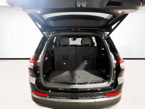 Used 2022 Jeep Grand Cherokee L Laredo image 18