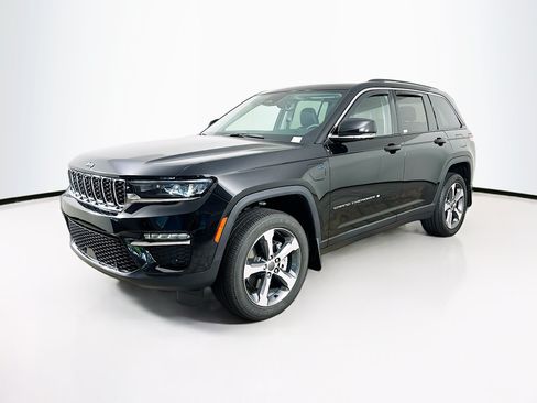 Used 2022 Jeep Grand Cherokee Limited 4xe w/ Luxury Tech Group II AWD/4WD image 3