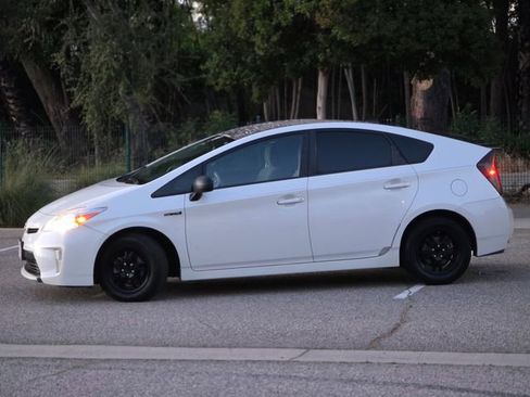 Used 2012 Toyota Prius Three image 19