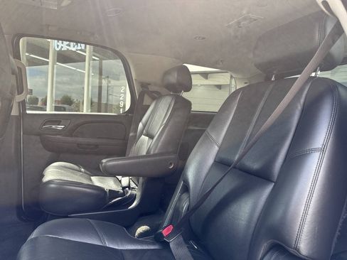 Used 2008 Chevrolet Tahoe LTZ w/ LTZ Preferred Equipment Group AWD/4WD image 22