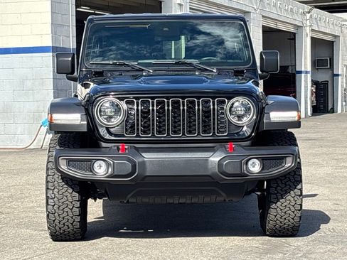 Used 2024 Jeep Wrangler Unlimited Rubicon image 29