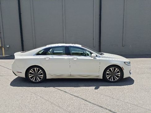 Used 2018 Lincoln MKZ Reserve w/ Climate Package FWD image 2