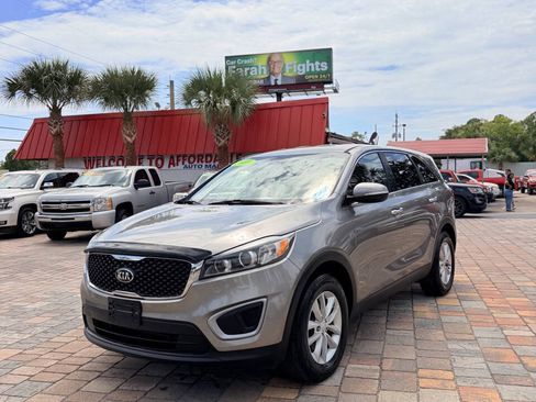 Used 2017 Kia Sorento L FWD image 11