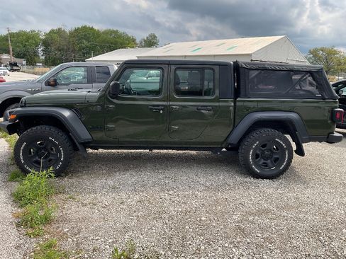 Used 2022 Jeep Gladiator Sport w/ Trailer Tow Package AWD/4WD image 2