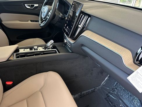 New 2026 Volvo XC60 B5 Core AWD/4WD image 12