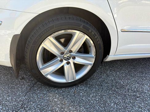Used 2015 Volkswagen CC Sport FWD image 3