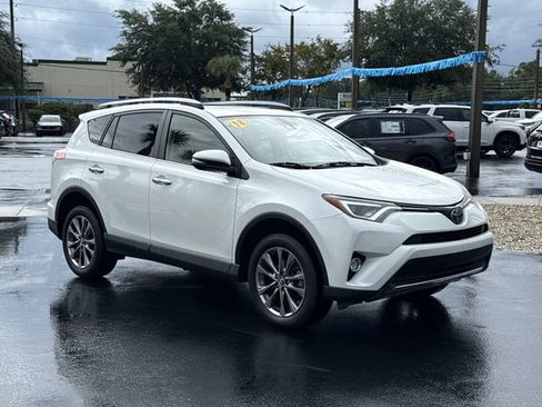 Used 2018 Toyota RAV4 Limited FWD image 5