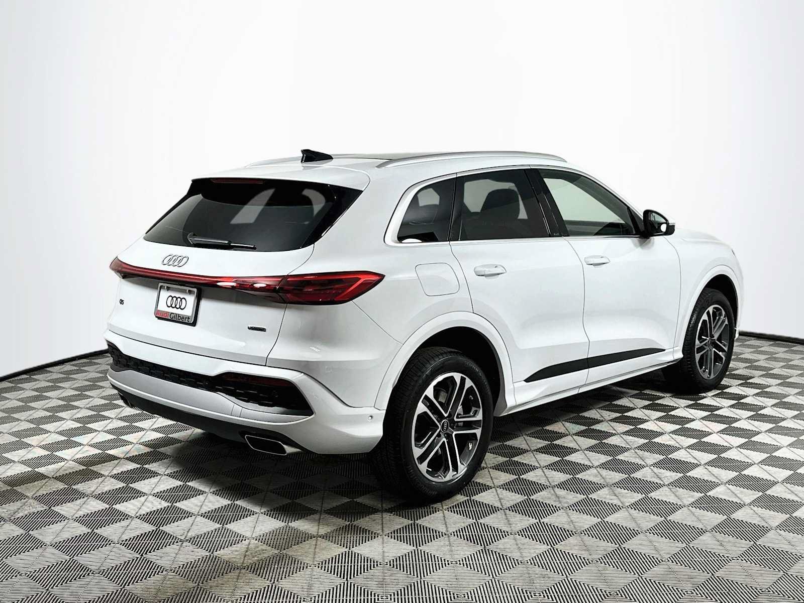Certified 2025 Audi Q5 Premium w/ Premium Plus AWD/4WD image 7