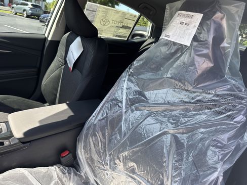 New 2025 Toyota Camry LE w/ Convenience Package image 14