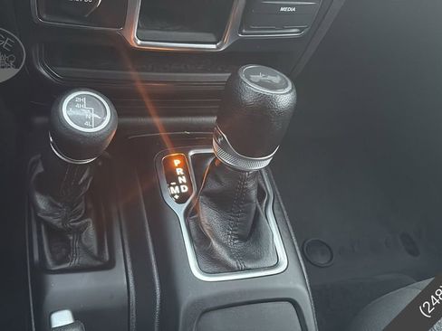 Used 2023 Jeep Wrangler Sport AWD/4WD image 25