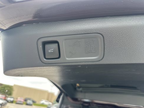 Used 2024 Ford Expedition Limited AWD/4WD image 11