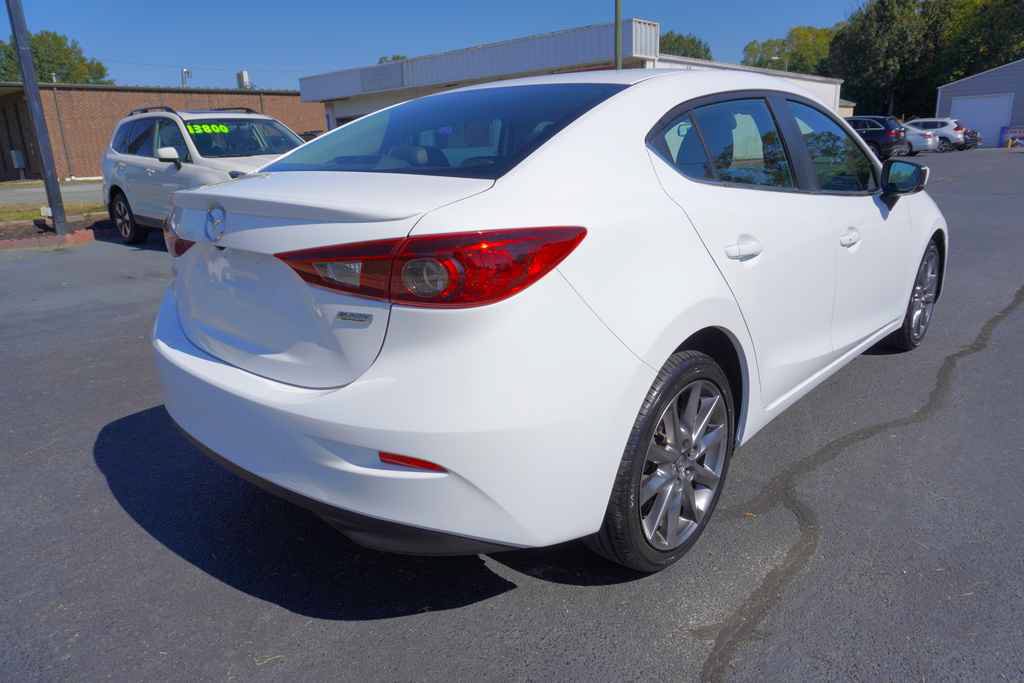 Used 2018 MAZDA MAZDA3 Touring FWD image 6