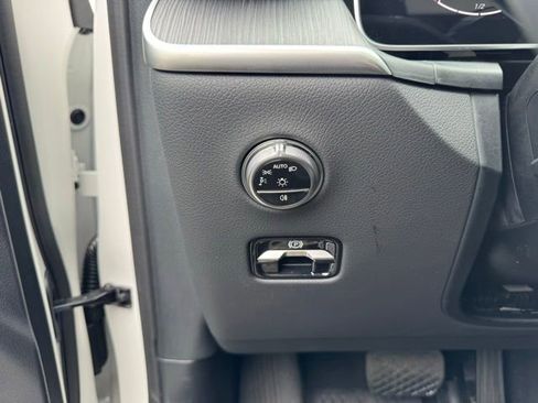 Used 2026 Mercedes-Benz GLC 300 4MATIC image 22