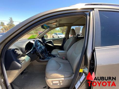 Used 2011 Toyota RAV4 Limited w/ Limited Extra Value Pkg AWD/4WD image 31