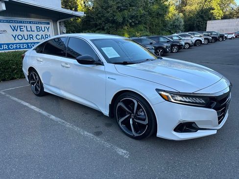Used 2022 Honda Accord Sport image 3