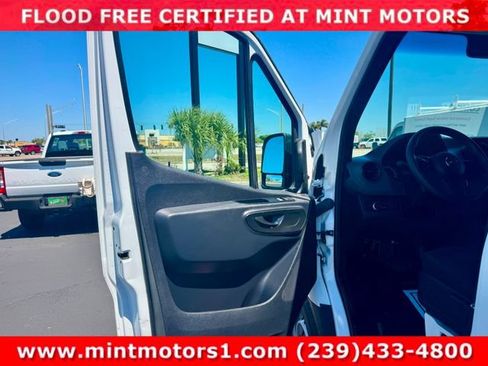 Used 2021 Mercedes-Benz Sprinter 1500 image 21