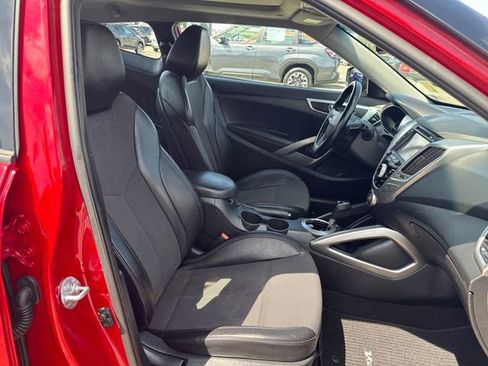 Used 2015 Hyundai Veloster w/ Option Group 03 FWD image 9