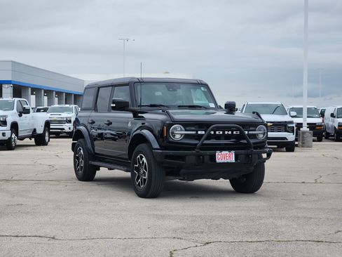 Used 2023 Ford Bronco Outer Banks AWD/4WD image 3