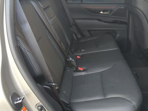 Used 2025 Lexus LX 600 4WD w/ Premium Package image 22