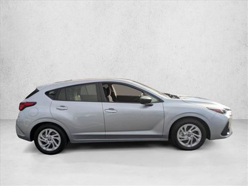 Certified 2025 Subaru Impreza 2.0i image 4