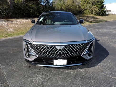 New 2026 Cadillac Lyriq Premium Luxury image 2