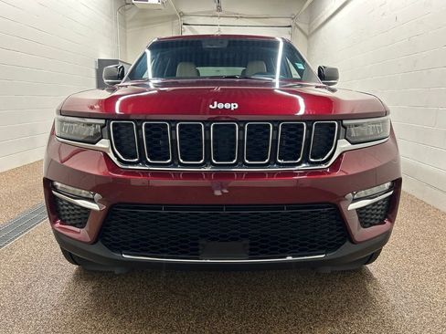 Used 2025 Jeep Grand Cherokee Limited w/ Trailer Tow Package AWD/4WD image 6