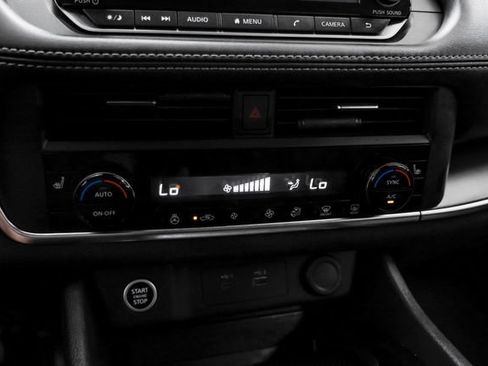 Used 2023 Nissan Rogue SV w/ SV Premium B Package FWD image 23
