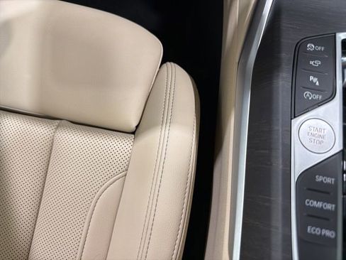 Certified 2023 BMW 330i xDrive Sedan w/ Premium Package AWD/4WD image 38